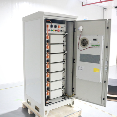 Baterías de almacenamiento de energía solar de la unidad de la pared 48V 409.6V 50AH con el sistema del control de la temperatura