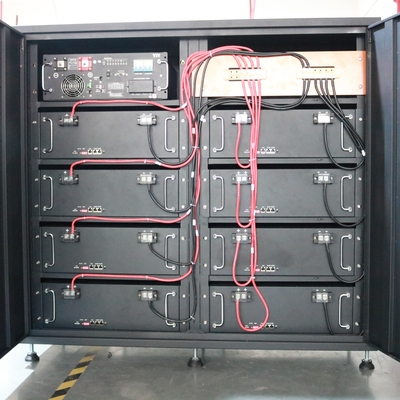 6000 batería de litio montada en la pared del OEM 48V 800ah de la vida de ciclo con los inversores y la caja de la confluencia